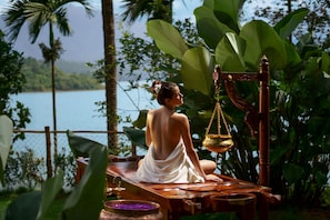 Sauna, steam room, body treatments, aromatherapy, body wraps