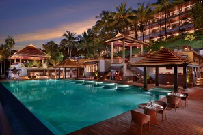 Kolam renang outdoor