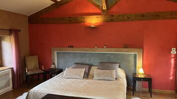 Family Room | Free WiFi, bed sheets