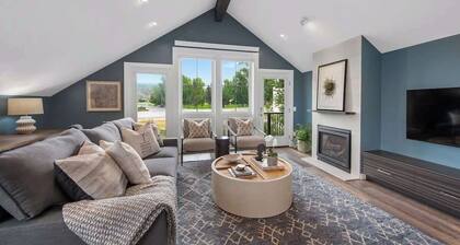 Teton Homestead: Mountain Modern, Walkable