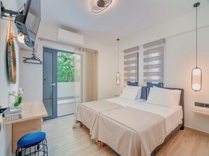 2 chambres, coffre-fort, fer et planche à repasser, lit de bébé portatif