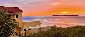 Beachfront Villa Bellevue