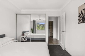 2 bedrooms, desk, iron/ironing board, WiFi