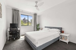 2 bedrooms, desk, iron/ironing board, WiFi