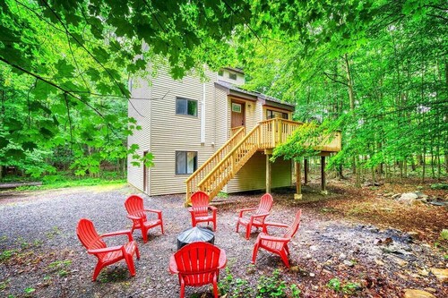 Grand Woodland Retreat | Hot Tub | Game Room