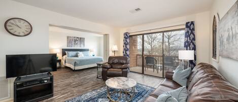 Smart-TV, DVD-Player, Tischtennisplatte, Videothek