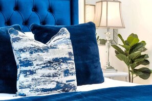 5 chambres, fer et planche à repasser, Wi-Fi, draps fournis