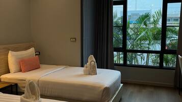 디럭스 트윈룸 | 책상, 노트북 작업 공간, 암막 커튼, 무료 WiFi