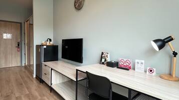 1 chambre, bureau, espace de travail pour ordinateur portable