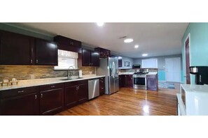 Private kitchen - Giant deck overlooking beautiful lake Fort Phantom (Abilene)