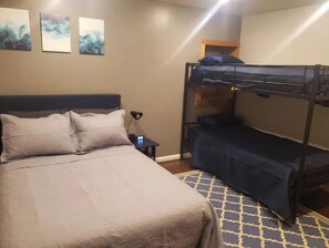 2 bedrooms, iron/ironing board, free WiFi, bed sheets