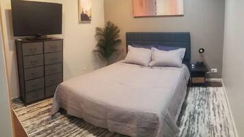 2 bedrooms, iron/ironing board, free WiFi, bed sheets