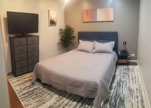 2 makuuhuonetta, silitysrauta/-lauta, ilmainen Wi-Fi, vuodevaatteet