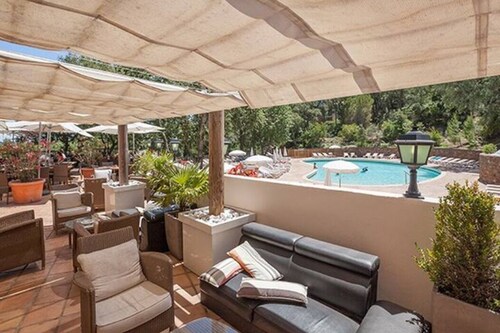 Maison du lac, 4 bedrooms, Les Restanques on the Gulf of St. Tropez; ideal for families