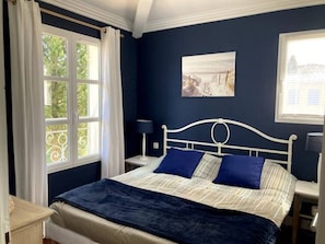 4 bedrooms, iron/ironing board, travel cot, free WiFi