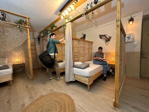 Individually furnished, laptop workspace, iron/ironing board, free WiFi