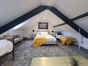 4 Schlafzimmer, Bügeleisen/Bügelbrett, kostenloses WLAN, Bettwäsche