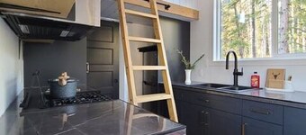 Luxury Tiny Home Cabin, 2 Bedrooms, can sleep 5