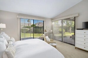 2 chambres, bureau, fer et planche à repasser, lit parapluie