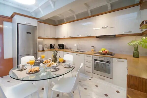 Private kitchen - LIGHT SUITE | M house Suites (Ληξούρι)