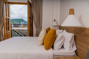 In-room safe, desk, laptop workspace, free WiFi - Del Mar Guest House (Cartagena)