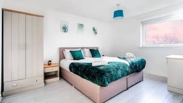 3 bedrooms, iron/ironing board, free WiFi, bed sheets