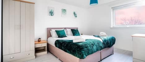 Ferros/tábuas de passar roupa, Wi-Fi de cortesia, roupa de cama