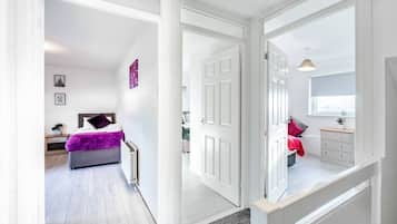 3 bedrooms, iron/ironing board, free WiFi, bed sheets