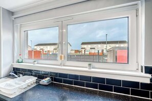 Interior - Balloch House - 3-Bed in Shotts. Close to Motorway (Shotts)