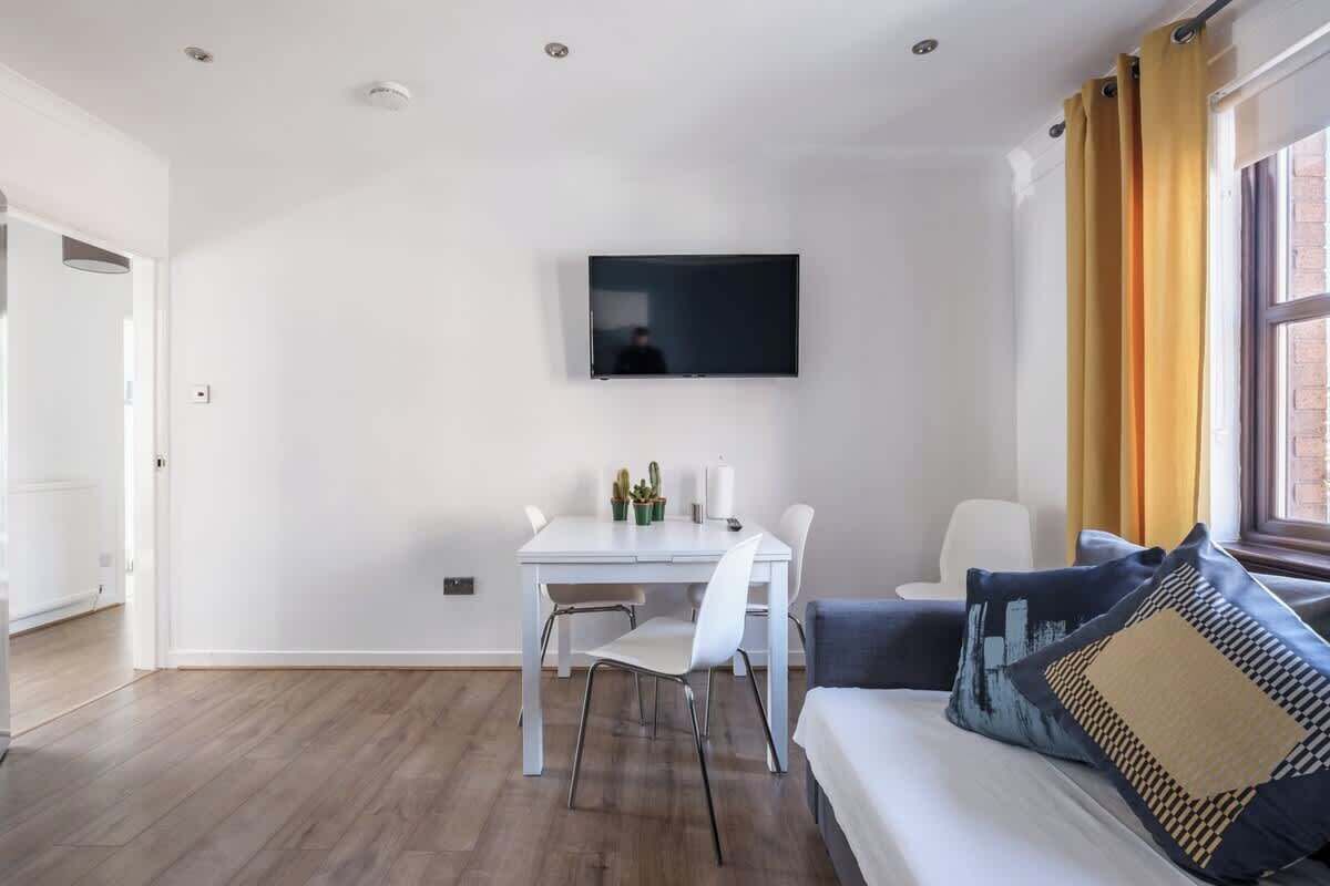 TV, offices