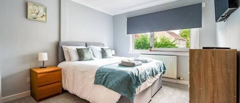 3 chambres, fer et planche à repasser, Wi-Fi gratuit, draps fournis