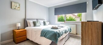 3 bed house in Larkhall with private driveway