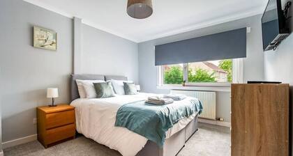 3 bed house in Larkhall with private driveway