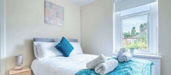 Millfield House -2 Bed in Motherwell near Motorway