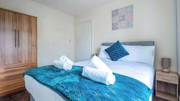 2 bedrooms, iron/ironing board, free WiFi, bed sheets