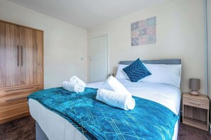 2 bedrooms, iron/ironing board, free WiFi, bed sheets