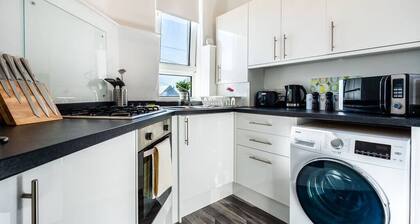 Spacious 3 bed apartment in Wishaw