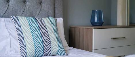 2 habitaciones, tabla de planchar con plancha y wifi gratis