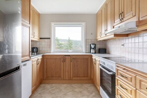 Réfrigérateur, four, plaque de cuisson, lave-vaisselle