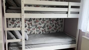 4 sovrum, strykjärn/strykbräda, wi-fi och sängkläder