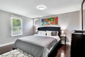 5 bedrooms, desk, iron/ironing board, travel cot