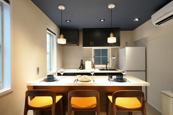 Fridge, microwave, dishwasher, coffee/tea maker