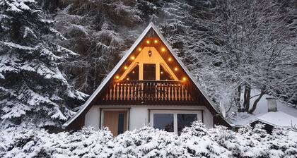 Romantic retreat: peace and quiet + time out in nature - with garage, pavilion