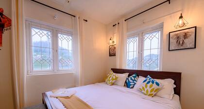 Luxe Family Villa with Wi-Fi, 5 mins from Tourist Attractions!