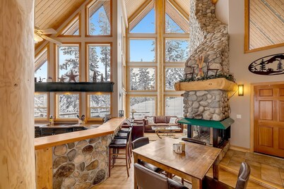 Unique ski cabin at Apex Mountain