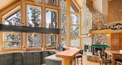 Unique ski cabin at Apex Mountain
