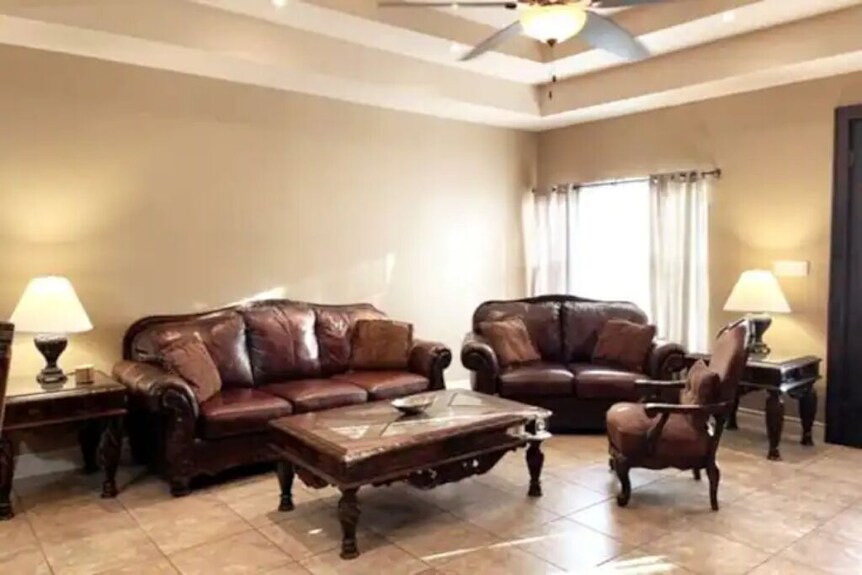Gated Parking/4 Bedroom-5 Bed -2bath Entire Home - Eagle Pass, TX