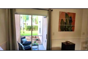 Interior - Lovely PGA 1st Floor Studio (Port St. Lucie)