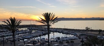 Superb new designer house with panoramic sea views