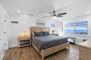 4 bedrooms, desk, iron/ironing board, travel crib